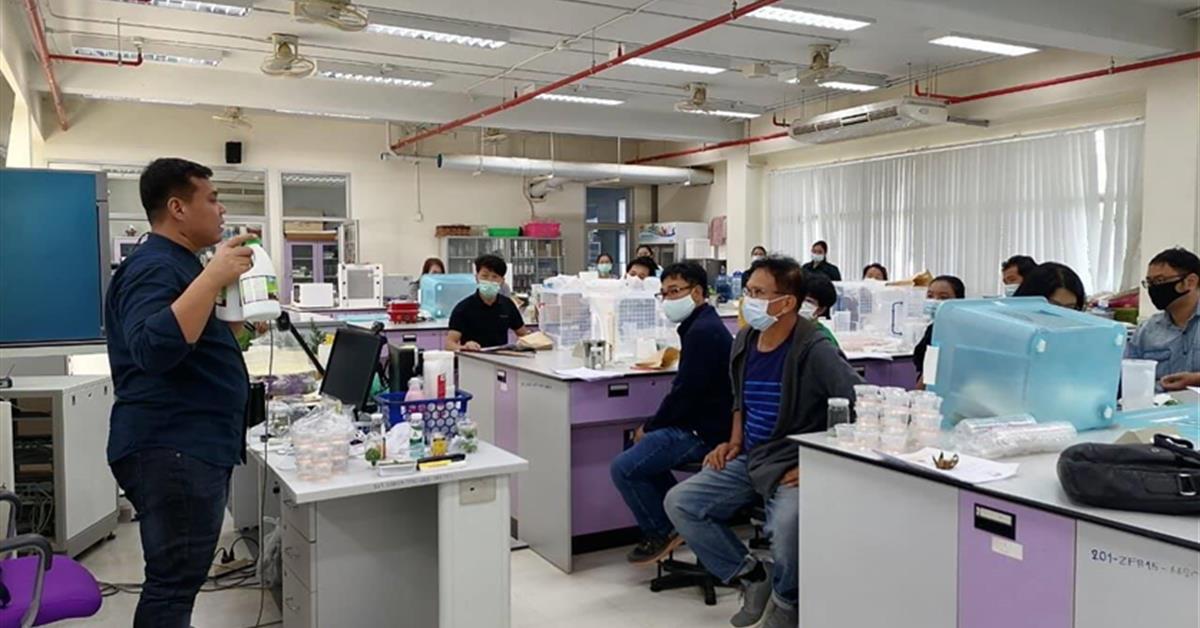 คณะเกษตรศาสตร์ฯ จัดโครงการบริการวิชาการหัวข้อเรื่อง “การเพาะเลี้ยงเนื้อเยื่อไม้ดอกไม้ประดั