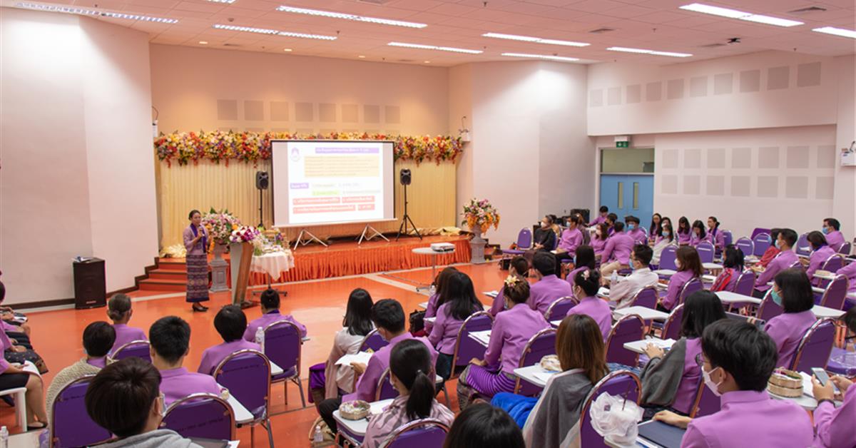 คณะศิลปศาสตร์มอบรางวัลแสดงความยินดีกับคณาจารย์คณะศิลปศาสตร์ ที่ยื่นขอกำหนดตำแหน่งวิชาการ ได้รับผลประเมินการสอนดีเด่น และได้รับทุนวิจัย