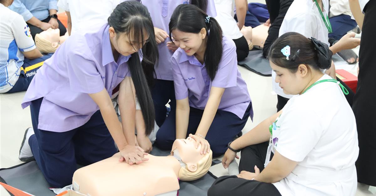 นักเรียนโรงเรียนสาธิต ม.พะเยา เข้าร่วมกิจกรรมเสริมทักษะการช่วยชีวิตและสุขอนามัย จัดโดยคณะแพทยศาสตร์ และคณะสาธารณสุขศาสตร์ ม.พะเยา 