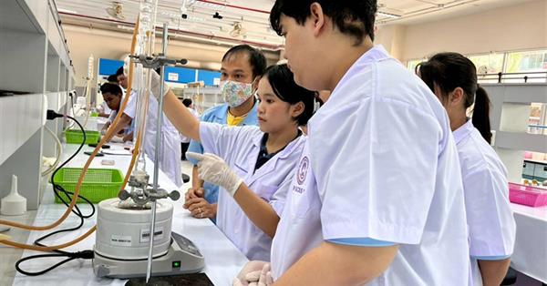 งานบริการวิชาการ คณะวิทยาศาสตร์ ให้บริการ โครงการ Extra Lab. แก่นักเรียนโครงการห้องเรียนพิเศษ วมว. โรงเรียนสาธิตมหาวิทยาลัยพะเยา