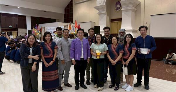 คณะสถาปัตยกรรมศาสตร์และศิลปกรรมศาสตร์ เข้าร่วมประเพณีปี๋ใหม่เมือง สระเกล้าดำหัวอธิการบดีและผู้อาวุโส เนื่องในเทศกาลสงกรานต์ มหาวิทยาลัยพะเยา ประจำปี 2569 